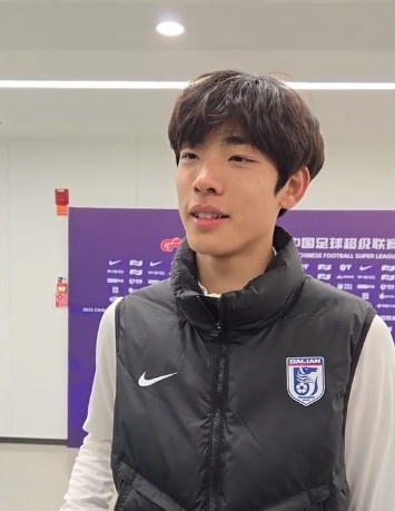  國青歸來上演中超首秀，朱鵬宇：感覺很好，場上大哥們很支持我