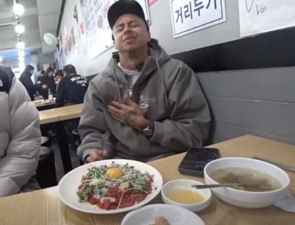  你的林皇，生食之王！林加德在韓國(guó)嘗試吃活章魚