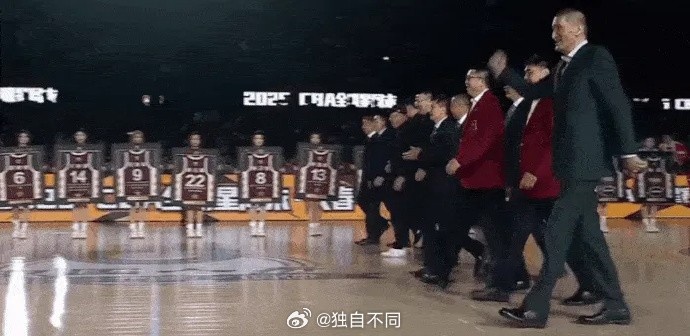  記者：今年的CBA全明星 除了正賽依舊難看外 其他環(huán)節(jié)還真不錯