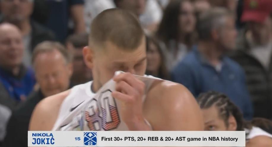  你貸款？轉播方字幕：約基奇30+20+20！NBA歷史首人！