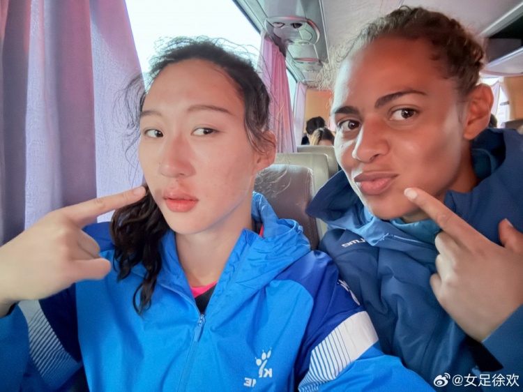  神勇！女足國門徐歡曬照，比賽中被球砸臉仍力保球門不失