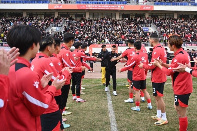 今日賽前，俱樂部為前球員馬曉磊及文爍舉行了退役儀式
