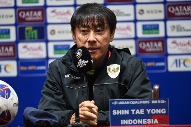  小申帶得蠻好的...申臺龍上輪2-0沙特慘遭開除，克魯伊維特現(xiàn)慘敗