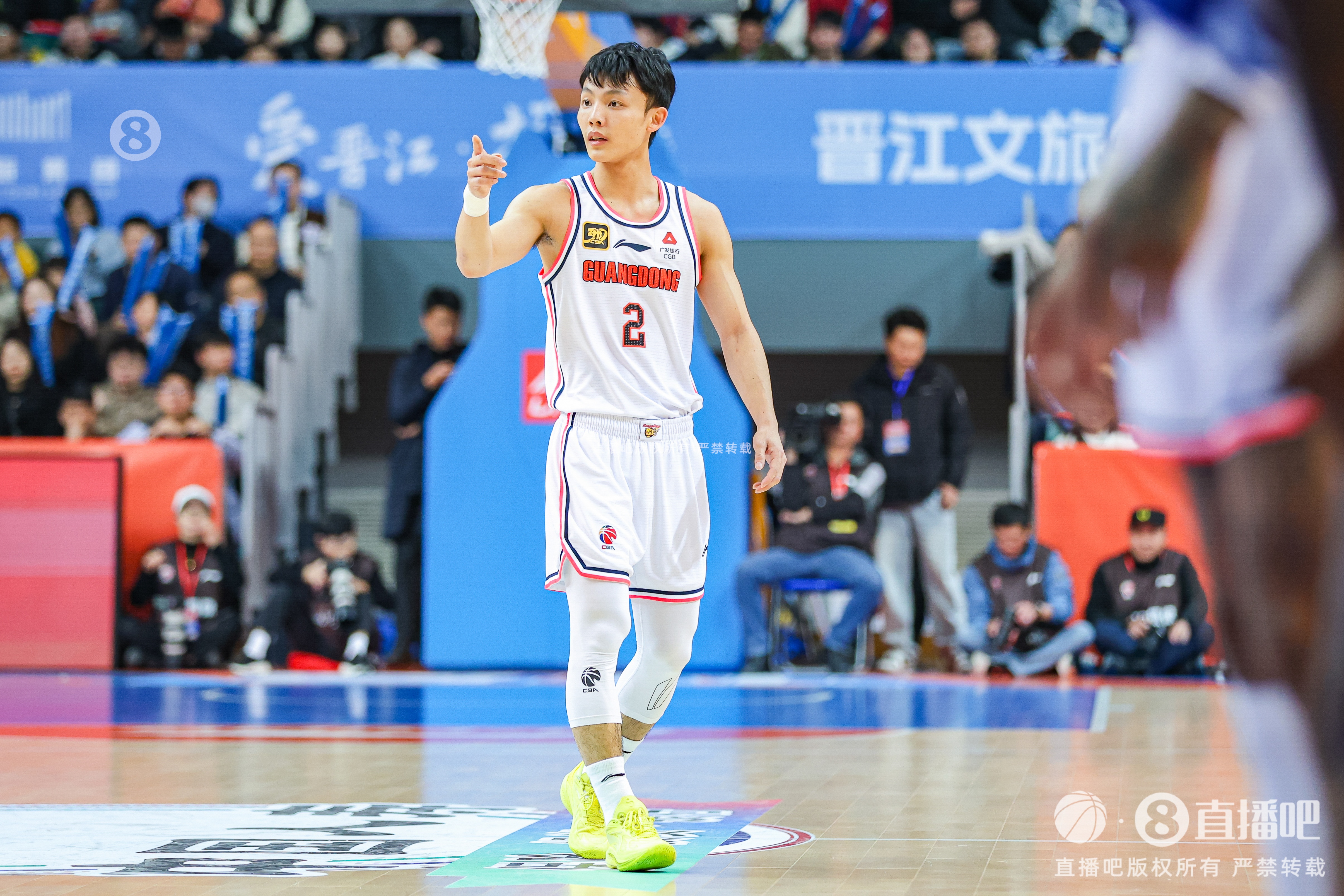  徐杰：身高不是打籃球的唯一標(biāo)準(zhǔn) 努力、勤奮、自律也是天賦