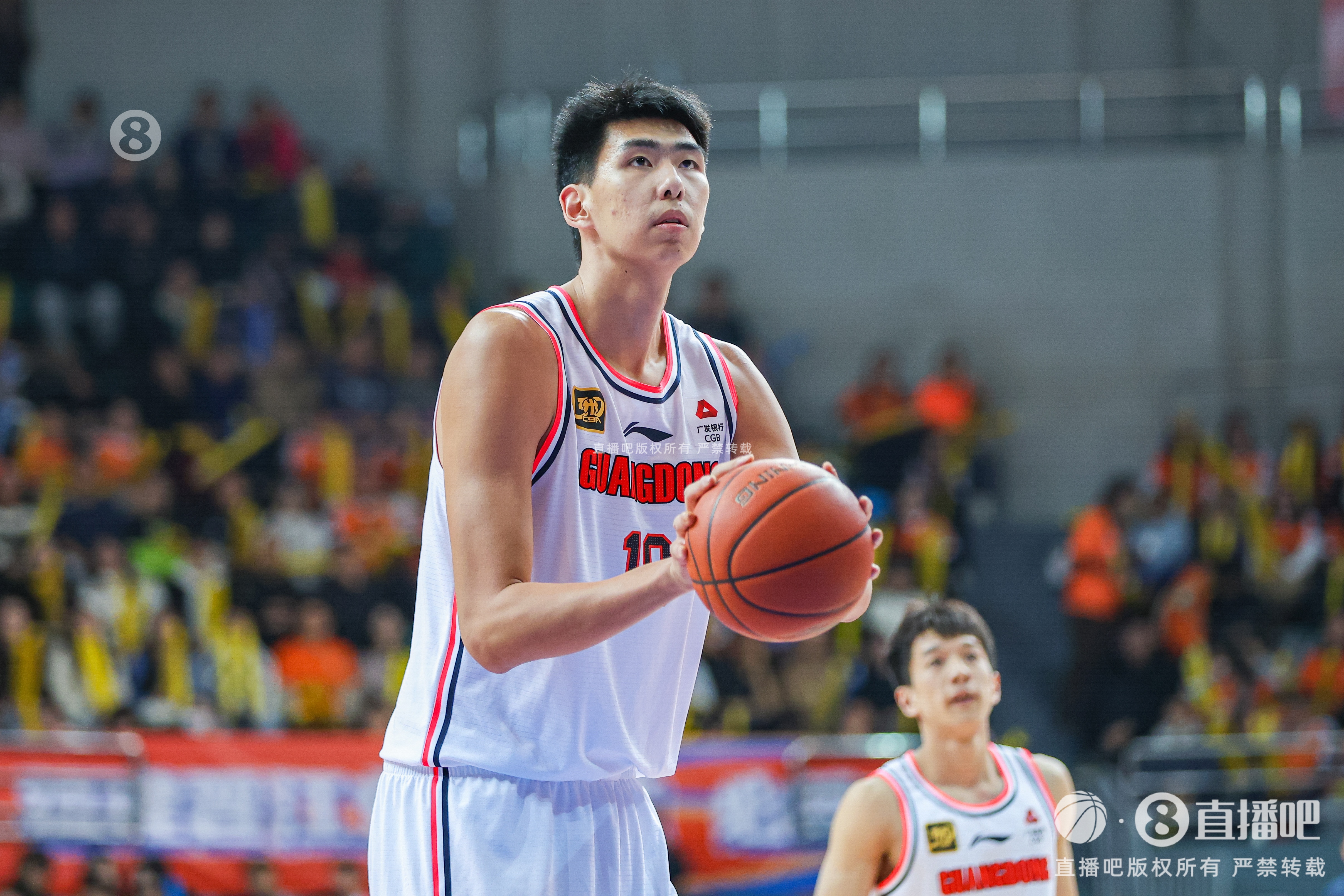  扣爽了！徐昕7中5得到15分8板 罰球7中5