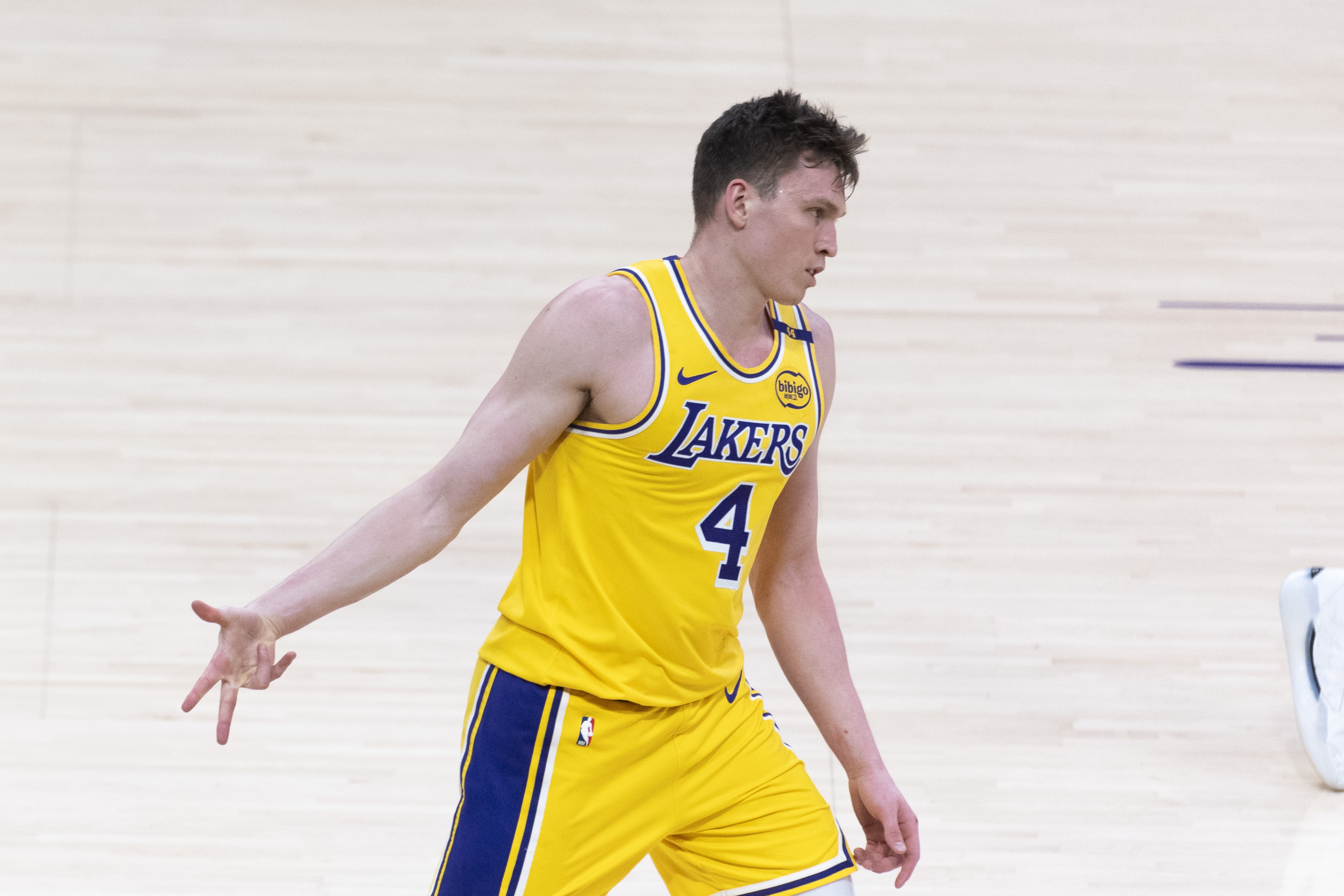  名記：ESPN聯(lián)系克內克特的經紀團隊 他們沒有對撤銷交易發(fā)表評論